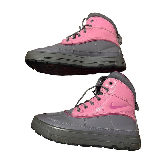 Nike Other - Nike Woodside 2 High Duck Boot Pink Grey Gingham 524876-002 6Y / Women 7.5